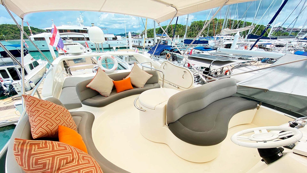 Аренда моторной яхты Azimut 46 на Пхукете